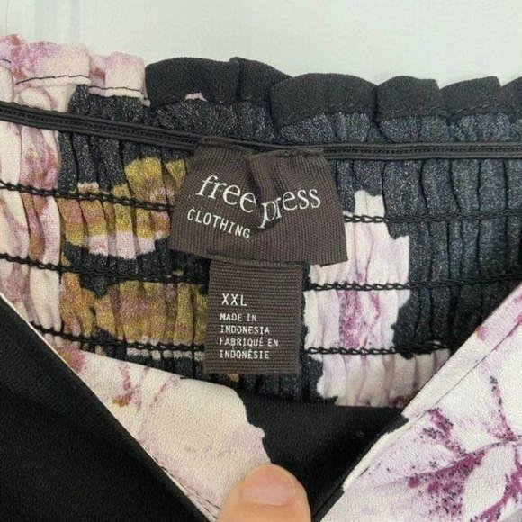 Free Press Black Floral Short Sleeve Cropped Blouse - Picture 6 of 7